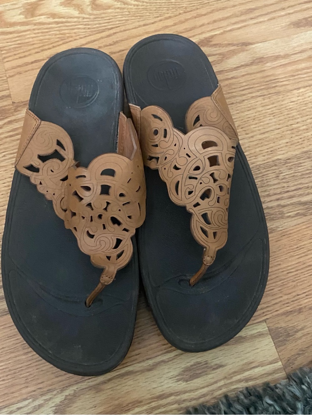Fitflop Women’s Tan Laser-Cut Thong Sandals